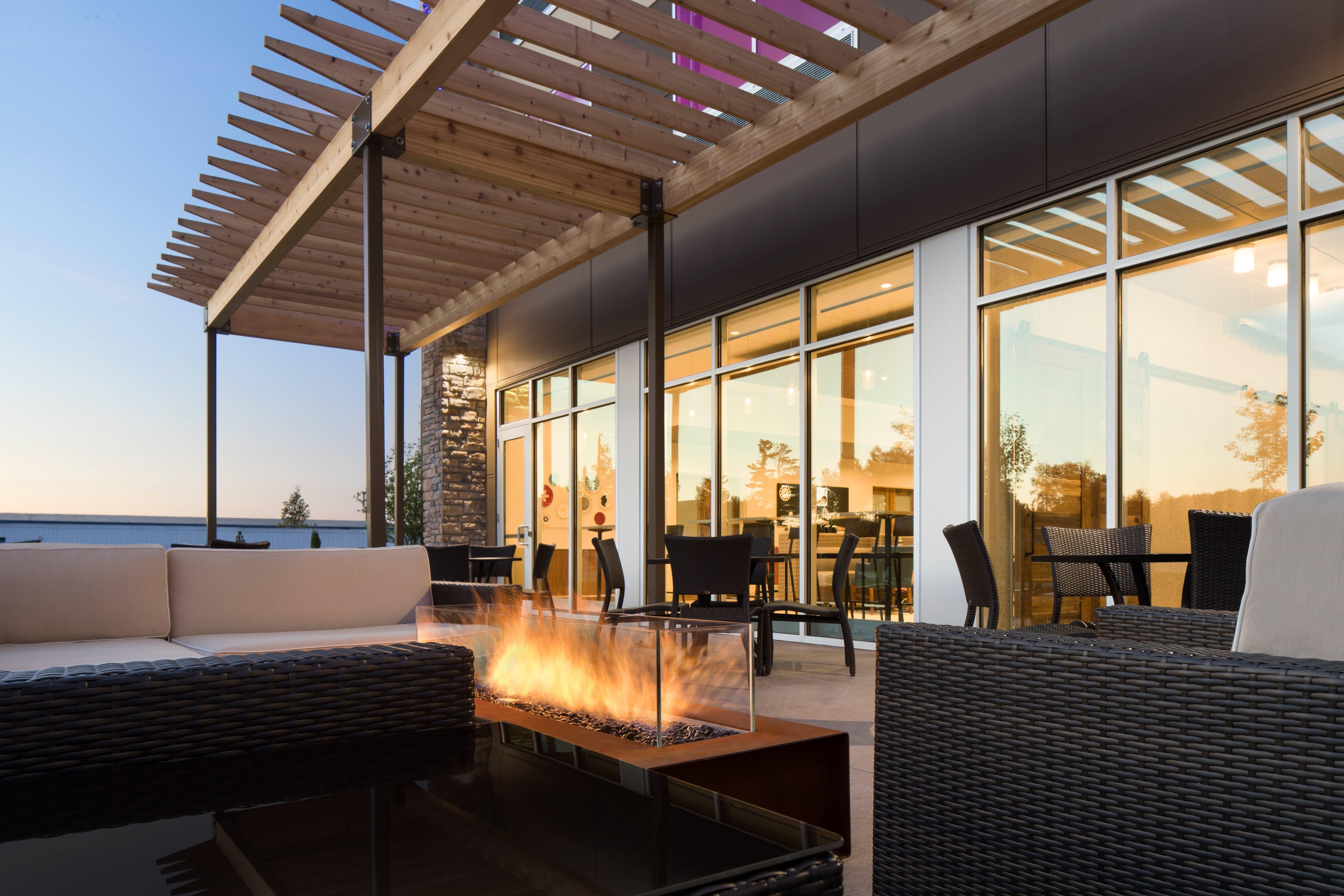 Holiday Inn Express & Suites Duluth North - Miller Hill By Ihg Exterior photo